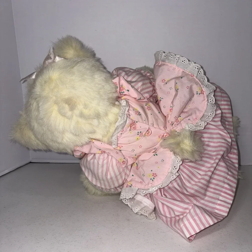 Vintage ROBERT RAIKES ORIGINAL Teddy Bear Wood Face Paws White Pink Dress